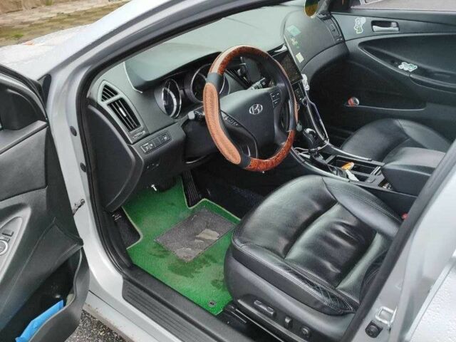 Сірий Хендай Інша, об'ємом двигуна 2 л та пробігом 240 тис. км за 10200 $, фото 9 на Automoto.ua