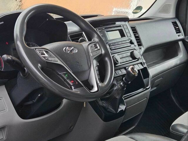 Серый Хендай Другая, объемом двигателя 2.5 л и пробегом 103 тыс. км за 20000 $, фото 4 на Automoto.ua