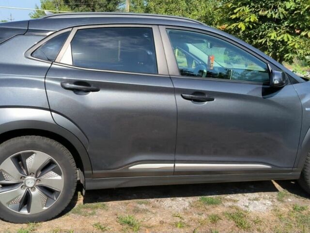 Серый Хендай Другая, объемом двигателя 0 л и пробегом 150 тыс. км за 15000 $, фото 2 на Automoto.ua