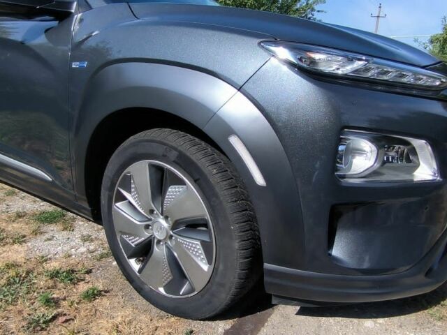 Серый Хендай Другая, объемом двигателя 0 л и пробегом 150 тыс. км за 15000 $, фото 4 на Automoto.ua