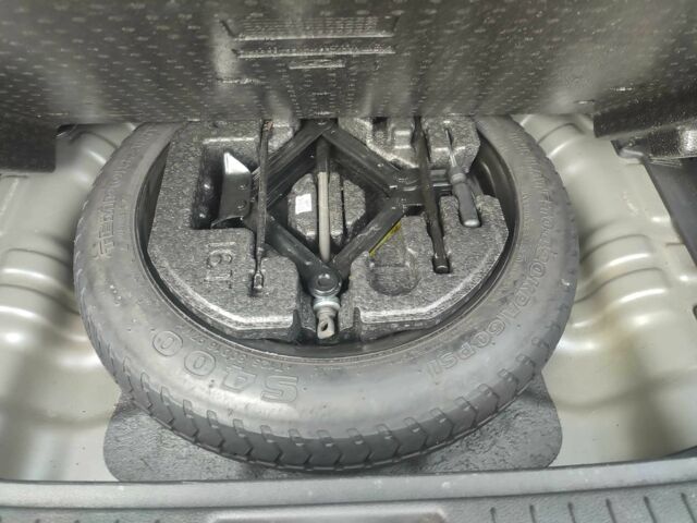 Серый Хендай Другая, объемом двигателя 2 л и пробегом 112 тыс. км за 14200 $, фото 19 на Automoto.ua