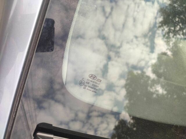 Серый Хендай Другая, объемом двигателя 2 л и пробегом 112 тыс. км за 14200 $, фото 16 на Automoto.ua