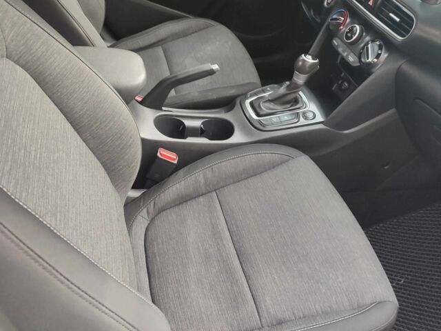 Серый Хендай Другая, объемом двигателя 2 л и пробегом 112 тыс. км за 14200 $, фото 13 на Automoto.ua