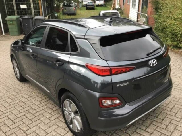 Серый Хендай Другая, объемом двигателя 0 л и пробегом 47 тыс. км за 25000 $, фото 3 на Automoto.ua