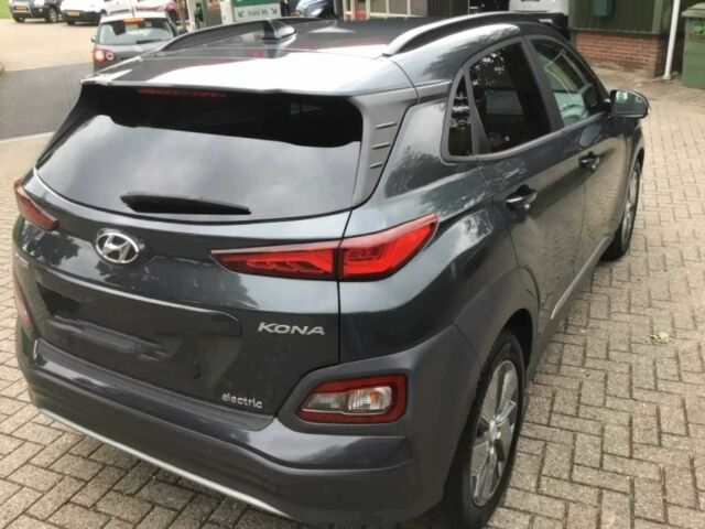 Серый Хендай Другая, объемом двигателя 0 л и пробегом 47 тыс. км за 25000 $, фото 5 на Automoto.ua