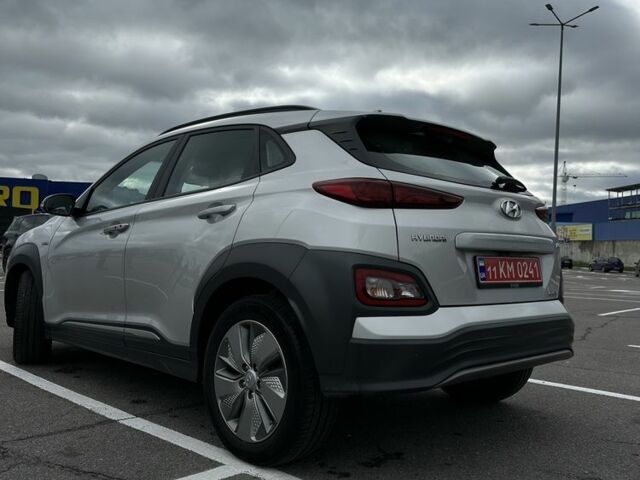 Серый Хендай Другая, объемом двигателя 0 л и пробегом 112 тыс. км за 17200 $, фото 3 на Automoto.ua