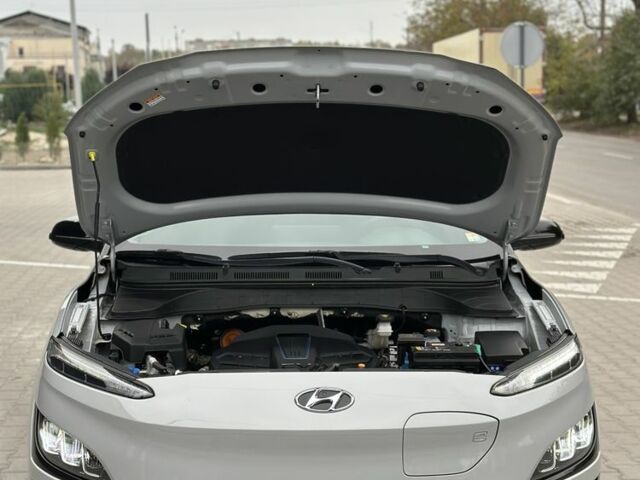 Серый Хендай Другая, объемом двигателя 0 л и пробегом 62 тыс. км за 18700 $, фото 12 на Automoto.ua