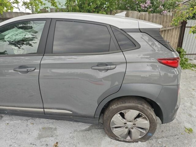 Сірий Хендай Інша, об'ємом двигуна 0 л та пробігом 40 тис. км за 4600 $, фото 2 на Automoto.ua