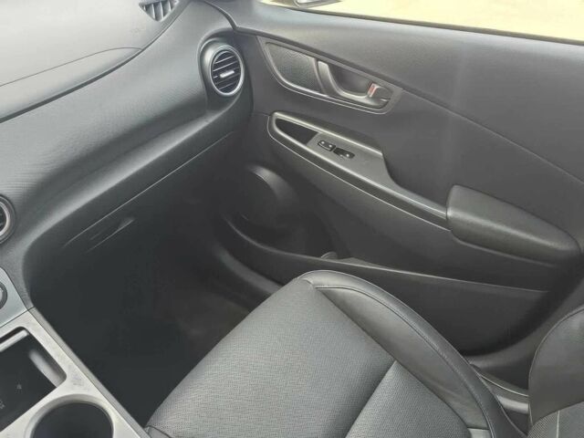 Серый Хендай Другая, объемом двигателя 0 л и пробегом 28 тыс. км за 12000 $, фото 8 на Automoto.ua