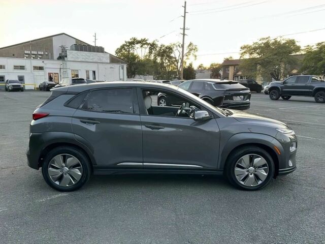 Серый Хендай Другая, объемом двигателя 0 л и пробегом 16 тыс. км за 6000 $, фото 7 на Automoto.ua