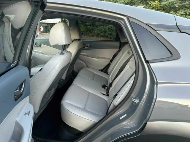 Серый Хендай Другая, объемом двигателя 0 л и пробегом 12 тыс. км за 10000 $, фото 12 на Automoto.ua