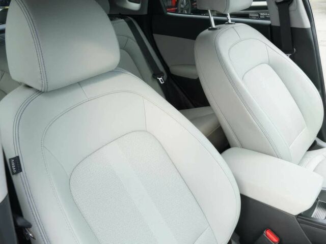 Серый Хендай Другая, объемом двигателя 0 л и пробегом 22 тыс. км за 25000 $, фото 8 на Automoto.ua