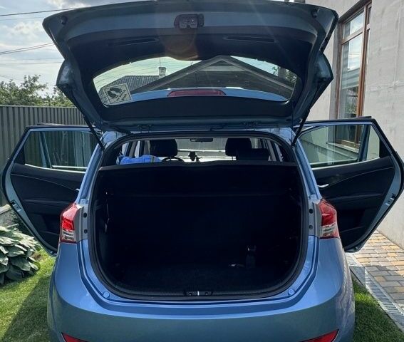 Синий Хендай Другая, объемом двигателя 1.4 л и пробегом 232 тыс. км за 7900 $, фото 3 на Automoto.ua