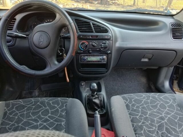 Синий Хендай Другая, объемом двигателя 5 л и пробегом 140 тыс. км за 1600 $, фото 9 на Automoto.ua