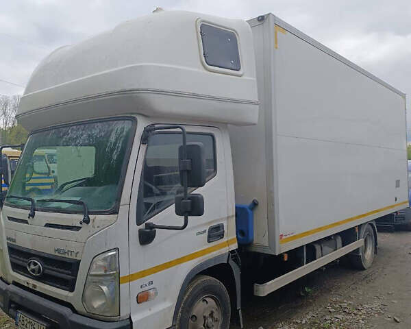 Белый Хендай EX8, объемом двигателя 3 л и пробегом 154 тыс. км за 15900 $, фото 6 на Automoto.ua