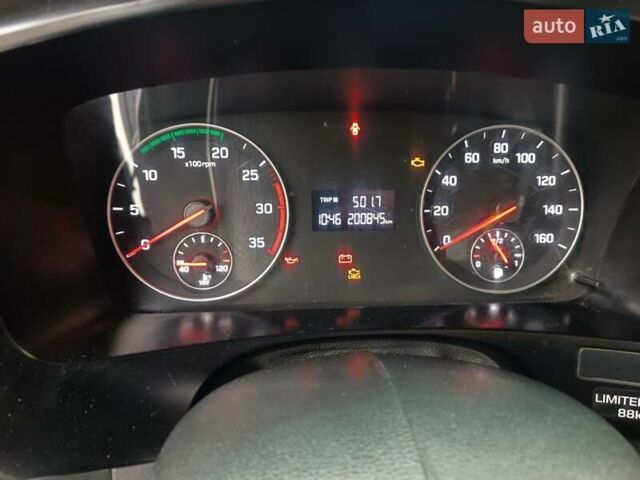 Білий Хендай EX8, об'ємом двигуна 3.93 л та пробігом 201 тис. км за 29800 $, фото 2 на Automoto.ua