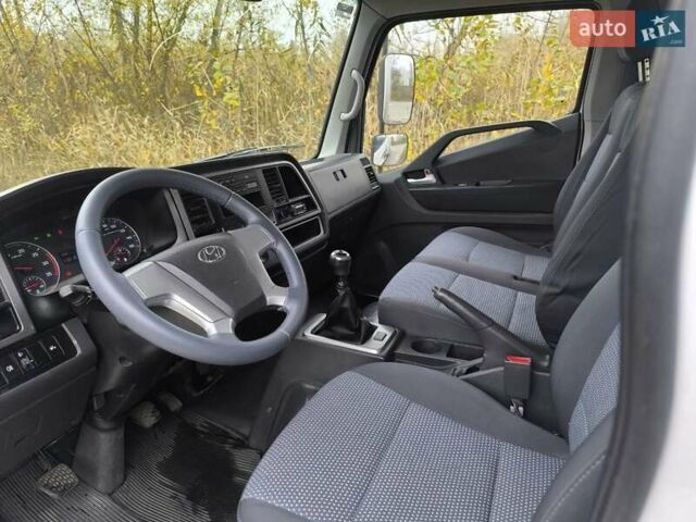 Хендай EX8 2018 у Полтаві на Automoto.ua Білий Хендай EX8, об'ємом двигуна 3.93 л та пробігом 201 тис. км за 27000 $, фото 36 на Automoto.ua