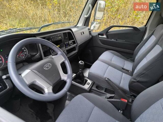 Хендай EX8 2018 у Полтаві на Automoto.ua Білий Хендай EX8, об'ємом двигуна 3.93 л та пробігом 201 тис. км за 27000 $, фото 23 на Automoto.ua