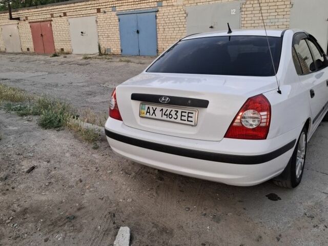 Білий Хендай Елантра, об'ємом двигуна 1.6 л та пробігом 288 тис. км за 4000 $, фото 1 на Automoto.ua
