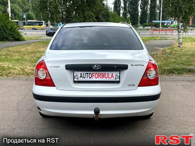Белый Хендай Элантра, объемом двигателя 1.6 л и пробегом 283 тыс. км за 2790 $, фото 4 на Automoto.ua