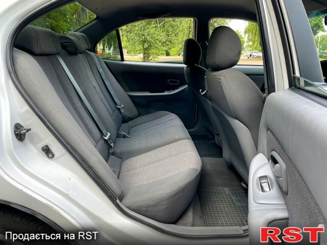 Белый Хендай Элантра, объемом двигателя 1.6 л и пробегом 283 тыс. км за 2790 $, фото 9 на Automoto.ua