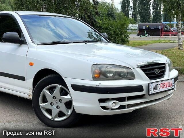 Белый Хендай Элантра, объемом двигателя 1.6 л и пробегом 283 тыс. км за 2790 $, фото 1 на Automoto.ua