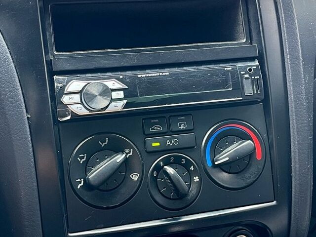 Белый Хендай Элантра, объемом двигателя 1.6 л и пробегом 283 тыс. км за 2790 $, фото 7 на Automoto.ua