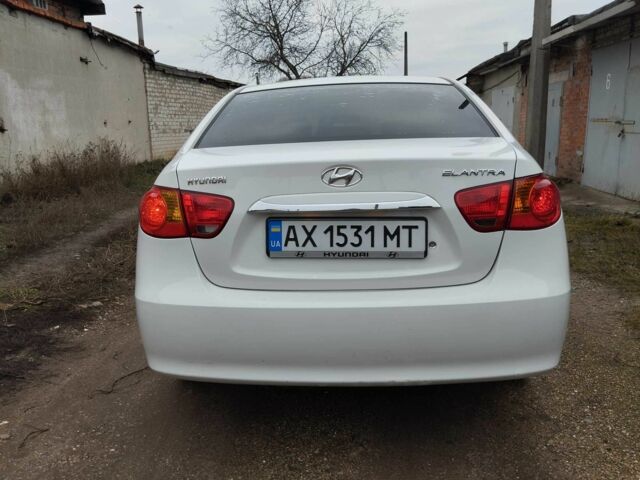 Белый Хендай Элантра, объемом двигателя 1.6 л и пробегом 180 тыс. км за 5700 $, фото 4 на Automoto.ua