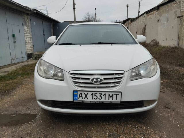Белый Хендай Элантра, объемом двигателя 1.6 л и пробегом 180 тыс. км за 5700 $, фото 7 на Automoto.ua