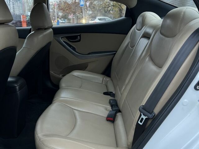 Білий Хендай Елантра, об'ємом двигуна 1.6 л та пробігом 141 тис. км за 8300 $, фото 18 на Automoto.ua