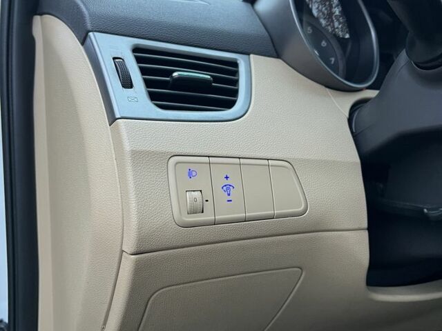 Білий Хендай Елантра, об'ємом двигуна 1.6 л та пробігом 141 тис. км за 8300 $, фото 11 на Automoto.ua