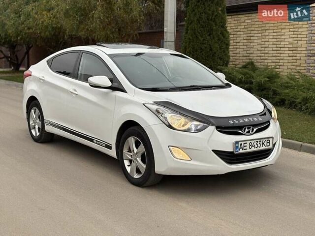 Білий Хендай Елантра, об'ємом двигуна 1.59 л та пробігом 187 тис. км за 7800 $, фото 1 на Automoto.ua