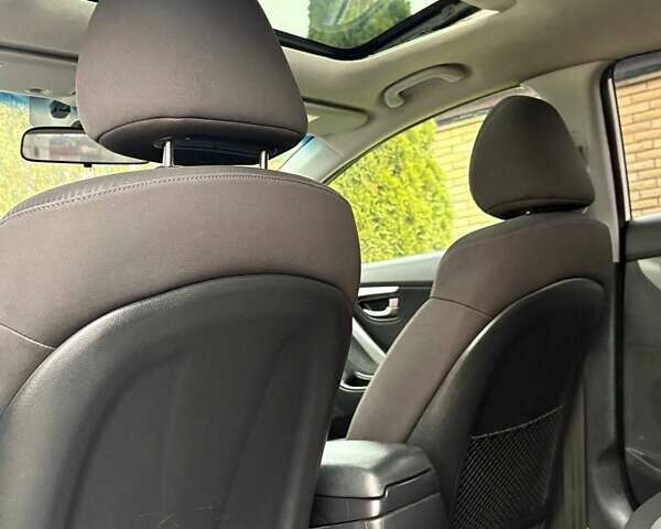 Білий Хендай Елантра, об'ємом двигуна 1.59 л та пробігом 187 тис. км за 7800 $, фото 9 на Automoto.ua