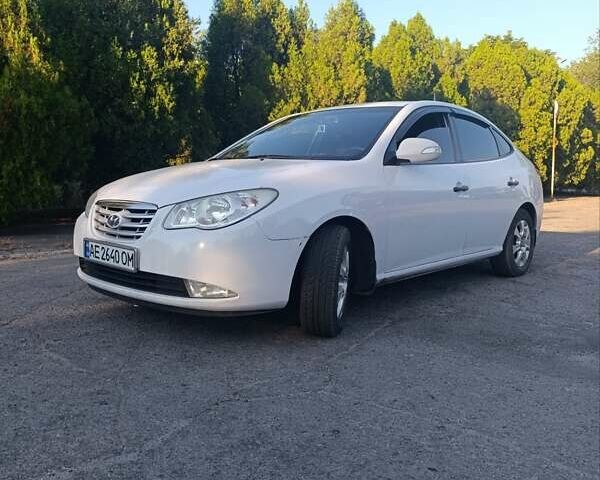 Білий Хендай Елантра, об'ємом двигуна 1.59 л та пробігом 230 тис. км за 8200 $, фото 9 на Automoto.ua