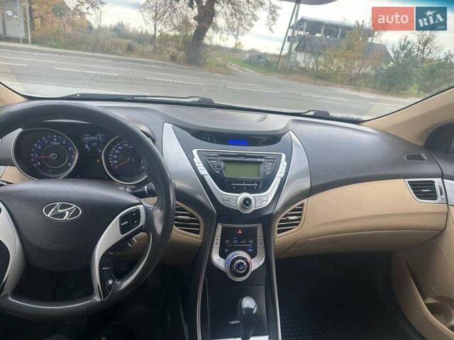 Хендай Элантра 2011 в Львове на Automoto.ua Белый Хендай Элантра, объемом двигателя 1.59 л и пробегом 266 тыс. км за 7850 $, фото 11 на Automoto.ua