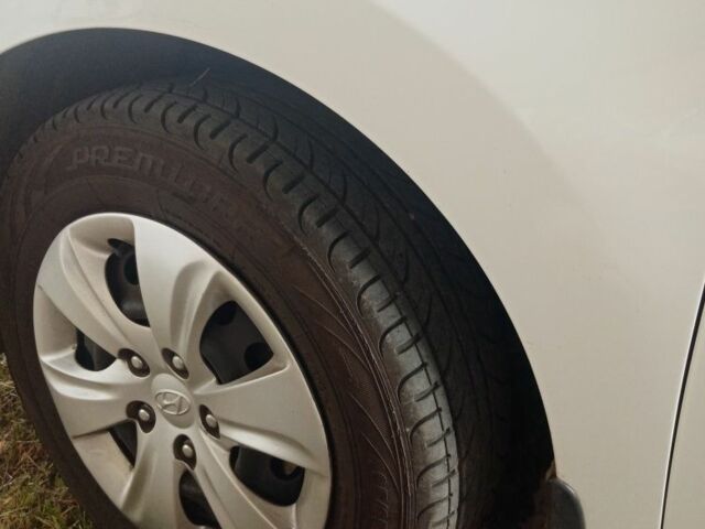 Белый Хендай Элантра, объемом двигателя 1.6 л и пробегом 97 тыс. км за 8450 $, фото 5 на Automoto.ua