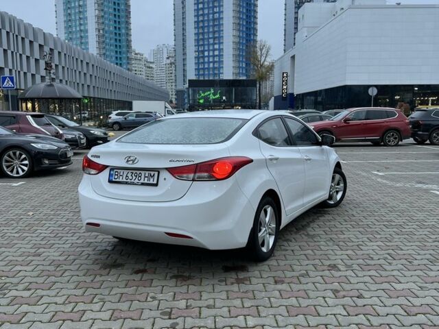 Білий Хендай Елантра, об'ємом двигуна 1.6 л та пробігом 141 тис. км за 8300 $, фото 7 на Automoto.ua