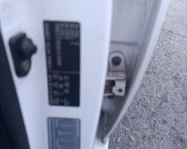 Білий Хендай Елантра, об'ємом двигуна 1.59 л та пробігом 230 тис. км за 8200 $, фото 11 на Automoto.ua