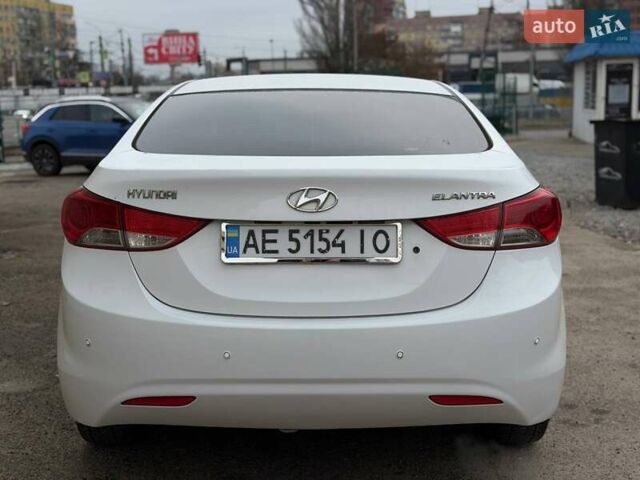Белый Хендай Элантра, объемом двигателя 1.59 л и пробегом 152 тыс. км за 8800 $, фото 9 на Automoto.ua