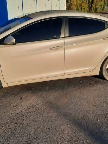 Хендай Элантра 2012 в Виннице на Automoto.ua Белый Хендай Элантра, объемом двигателя 1.8 л и пробегом 128 тыс. км за 8200 $, фото 13 на Automoto.ua