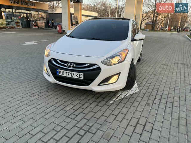 Белый Хендай Элантра, объемом двигателя 1.8 л и пробегом 109 тыс. км за 8250 $, фото 7 на Automoto.ua