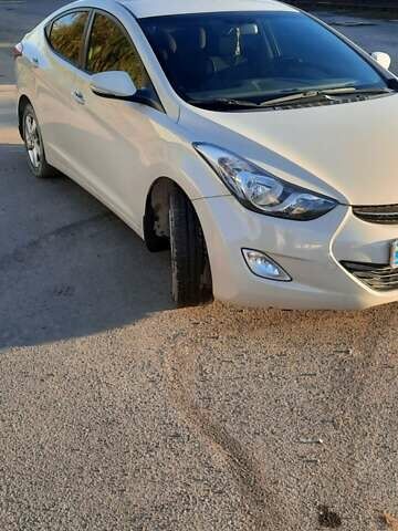 Хендай Элантра 2012 в Виннице на Automoto.ua Белый Хендай Элантра, объемом двигателя 1.8 л и пробегом 128 тыс. км за 8200 $, фото 10 на Automoto.ua