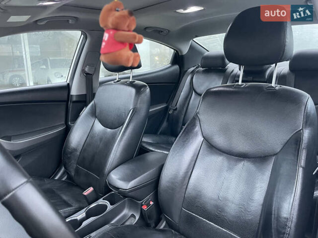 Білий Хендай Елантра, об'ємом двигуна 1.8 л та пробігом 143 тис. км за 8600 $, фото 10 на Automoto.ua