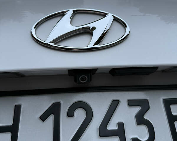 Белый Хендай Элантра, объемом двигателя 1.59 л и пробегом 66 тыс. км за 13000 $, фото 13 на Automoto.ua