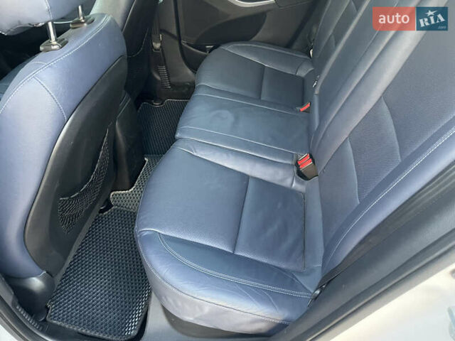 Белый Хендай Элантра, объемом двигателя 1.8 л и пробегом 109 тыс. км за 8250 $, фото 12 на Automoto.ua