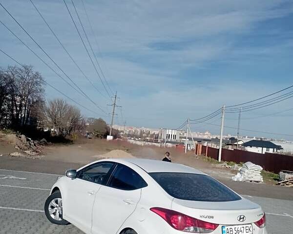 Білий Хендай Елантра, об'ємом двигуна 1.59 л та пробігом 220 тис. км за 8500 $, фото 2 на Automoto.ua