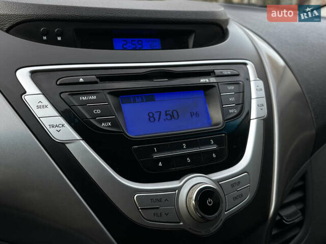 Хендай Элантра 2012 в Николаеве на Automoto.ua Белый Хендай Элантра, объемом двигателя 1.59 л и пробегом 192 тыс. км за 9499 $, фото 14 на Automoto.ua