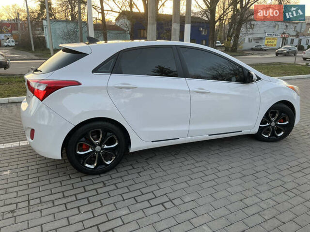 Белый Хендай Элантра, объемом двигателя 1.8 л и пробегом 109 тыс. км за 8250 $, фото 5 на Automoto.ua
