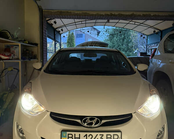 Белый Хендай Элантра, объемом двигателя 1.59 л и пробегом 66 тыс. км за 13000 $, фото 20 на Automoto.ua