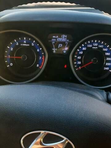 Хендай Элантра 2012 в Виннице на Automoto.ua Белый Хендай Элантра, объемом двигателя 1.8 л и пробегом 128 тыс. км за 8200 $, фото 2 на Automoto.ua